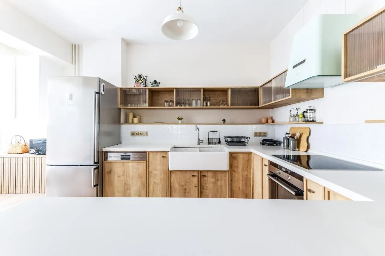 Апартаменты Flat W Balcony 1 Min To Bagdat Avenue In Kadikoy Стамбул Турция