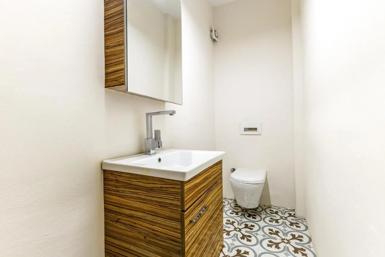 Апартаменты Flat W Balcony 1 Min To Bagdat Avenue In Kadikoy Стамбул
